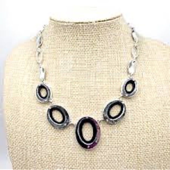 Vintage NINE WEST Reversible Silver Tone Black Oval Disc Choker Necklace - Picture 7 of 11